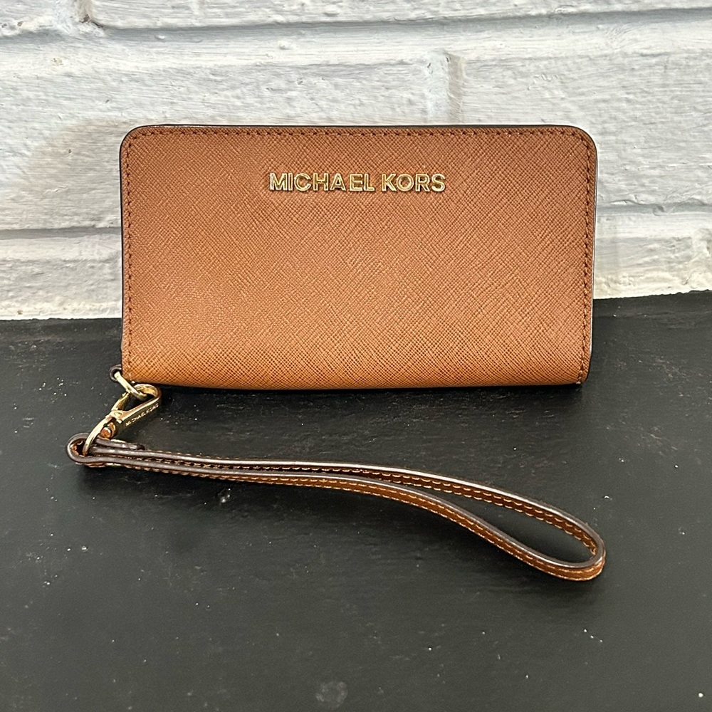 Michael Kors Brown Leather iPhone Wristlet